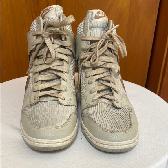 Nike Women's Dunk Sky High Wedge Sneakers Light Bone Metallic Red Bronze - 10 - Picture 2 of 12